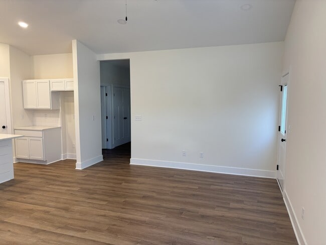 607 Briarbrook Ln in Park City, KS - Building Photo - Building Photo