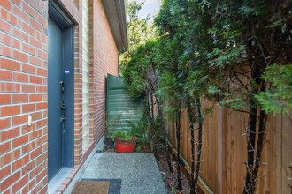 4403 Powell Pl S in Seattle, WA - Building Photo - Building Photo