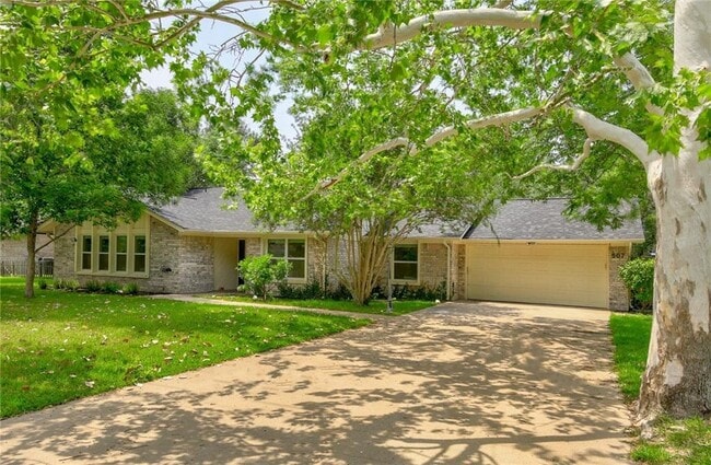 507 San Jacinto St in Lockhart, TX - Building Photo - Building Photo