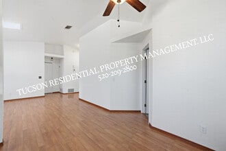 2531 W Glenbrook Way in Tucson, AZ - Building Photo - Building Photo