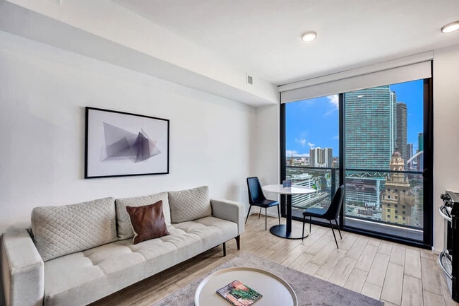 398 NE 5th St, Unit SI ID1504079P in Miami, FL - Building Photo - Building Photo