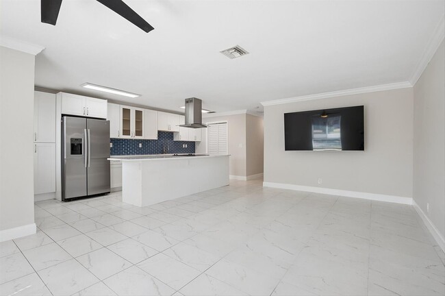 property at 819 SW 13th St