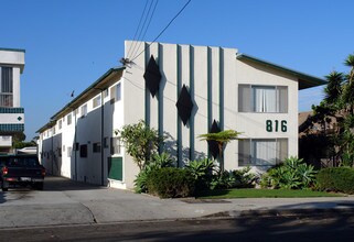 816 Victor Ave in Inglewood, CA - Foto de edificio - Building Photo