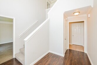 5617 Annandale Dr in Memphis, TN - Foto de edificio - Building Photo