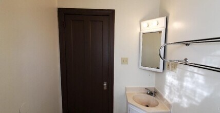 1031 Lockman Ave in Cincinnati, OH - Building Photo - Building Photo