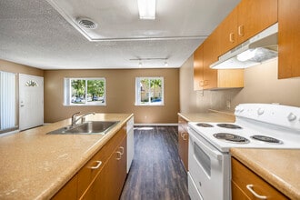 Whispering Woods in Modesto, CA - Building Photo - Building Photo