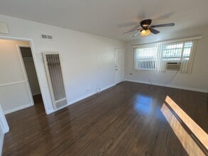 1706 N Hollywood Way in Burbank, CA - Building Photo - Building Photo