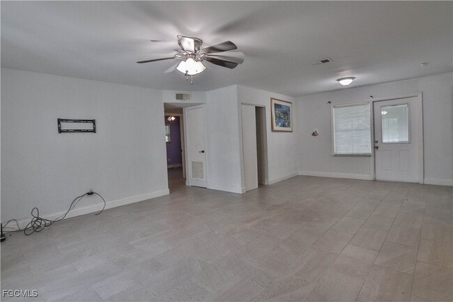 305 Bougainvillea Rd W in Lehigh Acres, FL - Foto de edificio - Building Photo