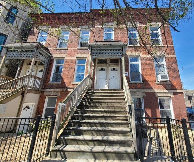 property at 2000 S Ashland Ave