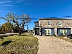 8918 Southview St in Houston, TX - Building Photo