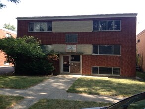 2117 Lorraine Ave in Waukegan, IL - Building Photo - Building Photo