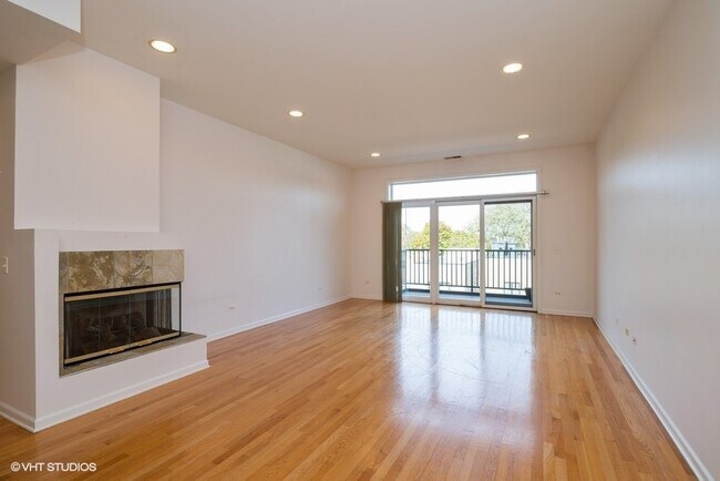 2040 W Belmont Ave in Chicago, IL - Building Photo - Building Photo