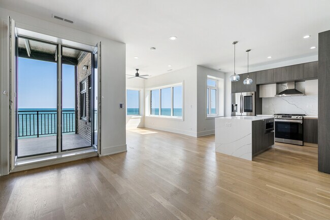 7729 N Eastlake Terrace in Chicago, IL - Building Photo - Building Photo