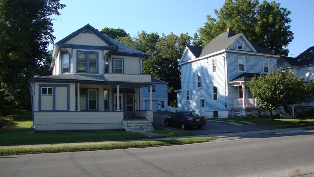 412 College Ave in Bluefield, WV - Building Photo