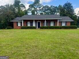 107 Belair Dr in Statesboro, GA - Building Photo
