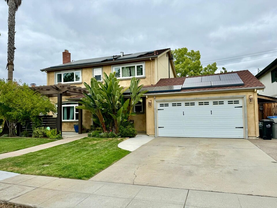 4670 Sherbourne Dr in San Jose, CA - Building Photo