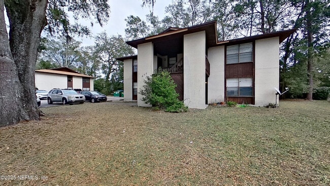 477 Crabapple Ct