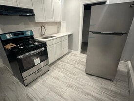 1150 Mary St, Unit 2L, Elizabeth, NJ 07201 in Elizabeth, NJ - Building Photo