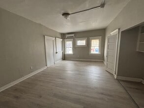 14 E 6th Ave in Hutchinson, KS - Building Photo - Building Photo