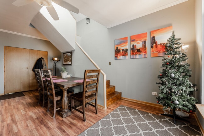 3036 N Seminary Ave, Unit 3
