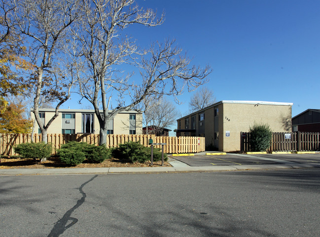 730 Moore St in Denver, CO - Foto de edificio - Building Photo