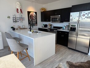 860 W Blackhawk St, Unit Blackhawk in Chicago, IL - Foto de edificio - Building Photo