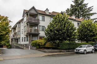 5489 201 St St in Langley, BC - Building Photo