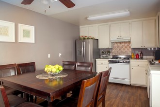 Duchess Terrace Apartments in Whittier, CA - Building Photo - Interior Photo