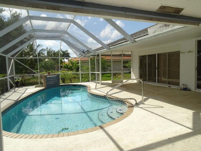 2048 Amesbury Cir in Wellington, FL - Building Photo - Building Photo