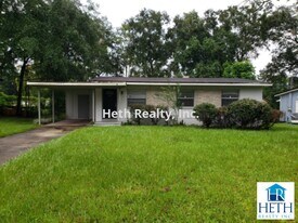 1927 Delaroche Dr in Jacksonville, FL - Building Photo