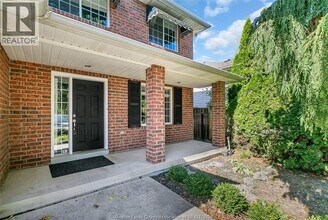 1459 Clover Ave in Windsor, ON - Building Photo - Building Photo