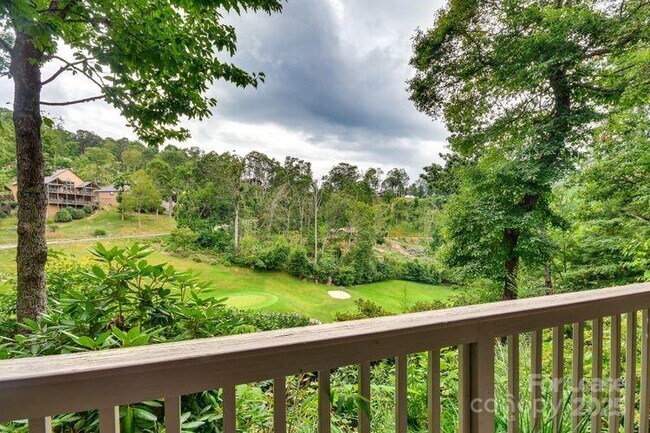 220 Stoney Fls Lp in Burnsville, NC - Building Photo - Building Photo