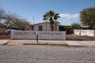 5002 S 11th Ave in Tucson, AZ - Building Photo - Building Photo