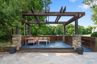 Park at Oak Ridge in Greensboro, NC - Foto de edificio - Building Photo