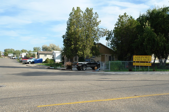 Airport Village in Nampa, ID - Building Photo - Building Photo