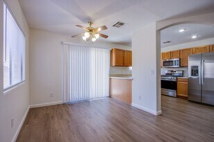 3385 Cheyenne Gardens Way in N Las Vegas, NV - Building Photo