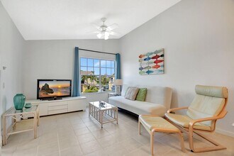621 Waterside Dr, Unit 621 in Hypoluxo, FL - Foto de edificio - Building Photo