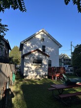 1904 Whitley Ave in Erie, PA - Foto de edificio - Building Photo