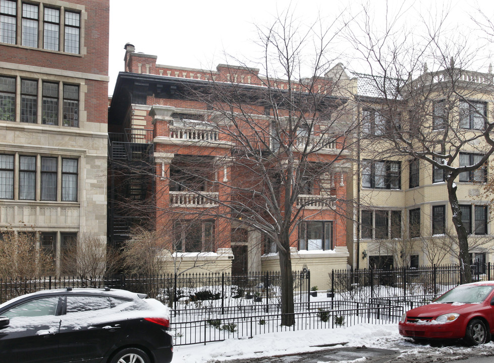 629 W Sheridan Rd in Chicago, IL - Foto de edificio