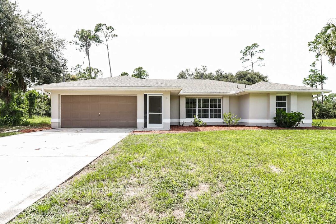 99 Baldur Dr in Port Charlotte, FL - Building Photo