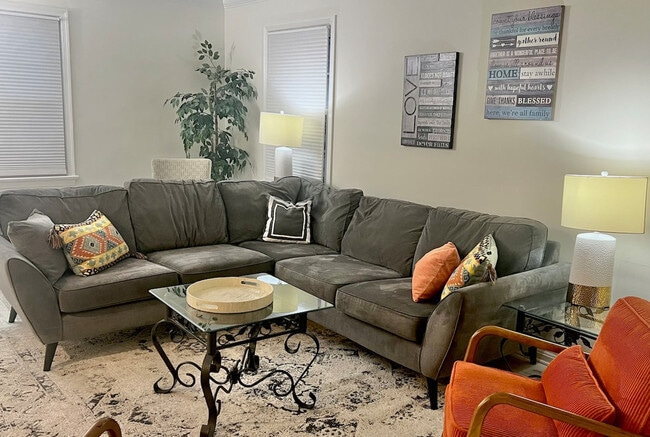 321 Senate Ct in Herndon, VA - Building Photo - Building Photo