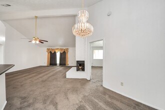 13610 Piney Oaks Dr in Houston, TX - Building Photo - Building Photo