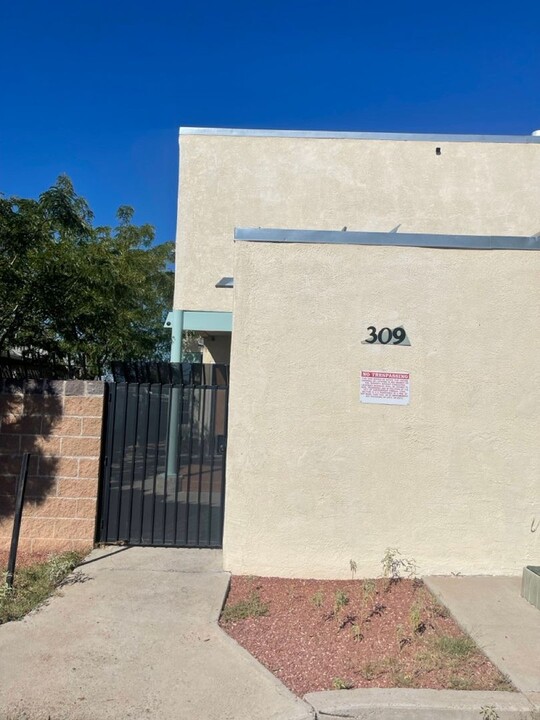 309 Tennessee St SE in Albuquerque, NM - Foto de edificio