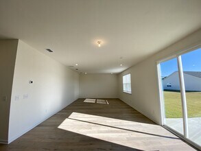 82 Mainland Lakes Dr in Bluffton, SC - Building Photo - Building Photo