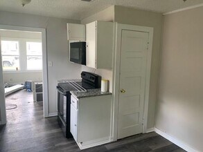 106 W Tutt St in Howe, TX - Building Photo - Building Photo