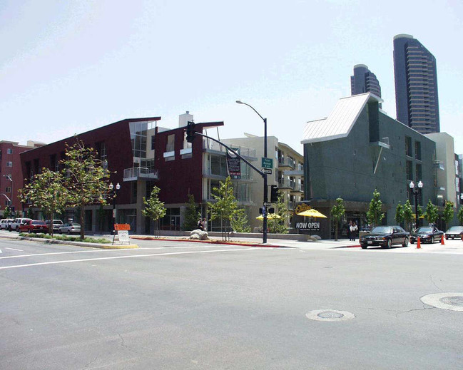 Atria on Market in San Diego, CA - Building Photo - Building Photo