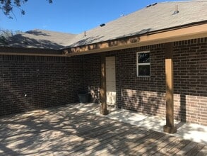 1208 Nix Rd in Lampasas, TX - Foto de edificio - Building Photo