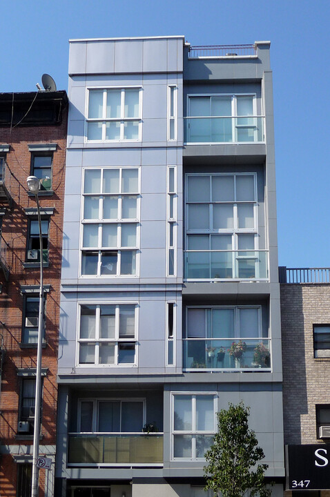 345 Union Ave in Brooklyn, NY - Building Photo