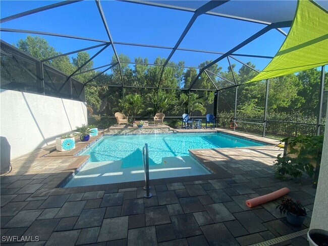 1123 S Town and River Dr in Ft. Myers, FL - Building Photo - Building Photo