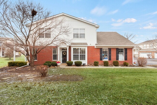 1607 Millbrook Dr in Algonquin, IL - Building Photo - Building Photo